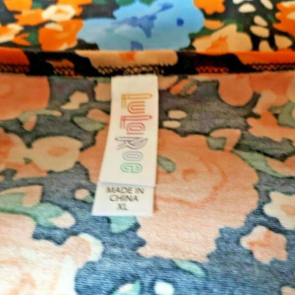 LuLaroe Floral Print Hi Lo Short Sleeve Top Blouse - Picture 6 of 6